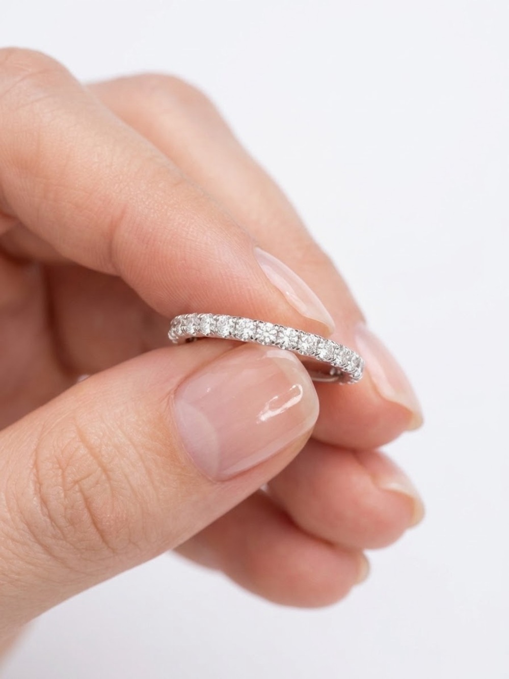 18K Solid Gold Natural Diamond Eternity Band Ring. Comfort fit, Size 5 - Picture 4 of 6